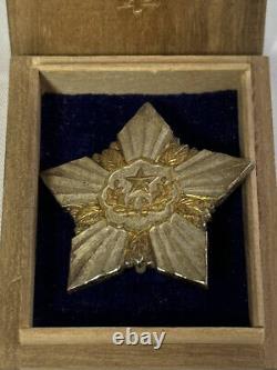 Former Japanese Army royal Guard Commemorative Medal Badge WW? Military IJA IJN