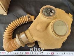 WW2 IMPERIAL JAPANESE ARMY SOLDIER and civilian Original Gas Mask Boxed-f0128