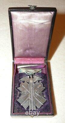 WW2 Japanese Imperial Order of the Golden Kite 7th Class with Lacquer Box