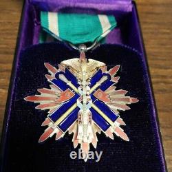 WW2 Japanese Medal Badge Order of the Golden Kite 5th Class / Imperial military