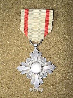 WWII Imperial Japanese Order of the Auspicious Clouds 8th Class Medal