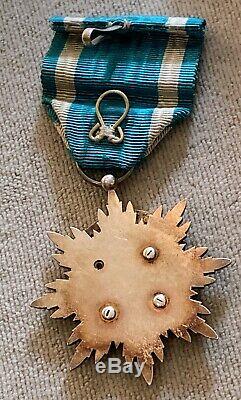 WWII Imperial Japanese Order of the Golden Kite 4th Or 5th Class Silver Medal