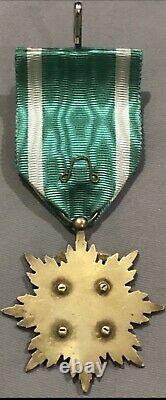 World war 2 imperial japanese order of the golden kite fourth class emblem medal